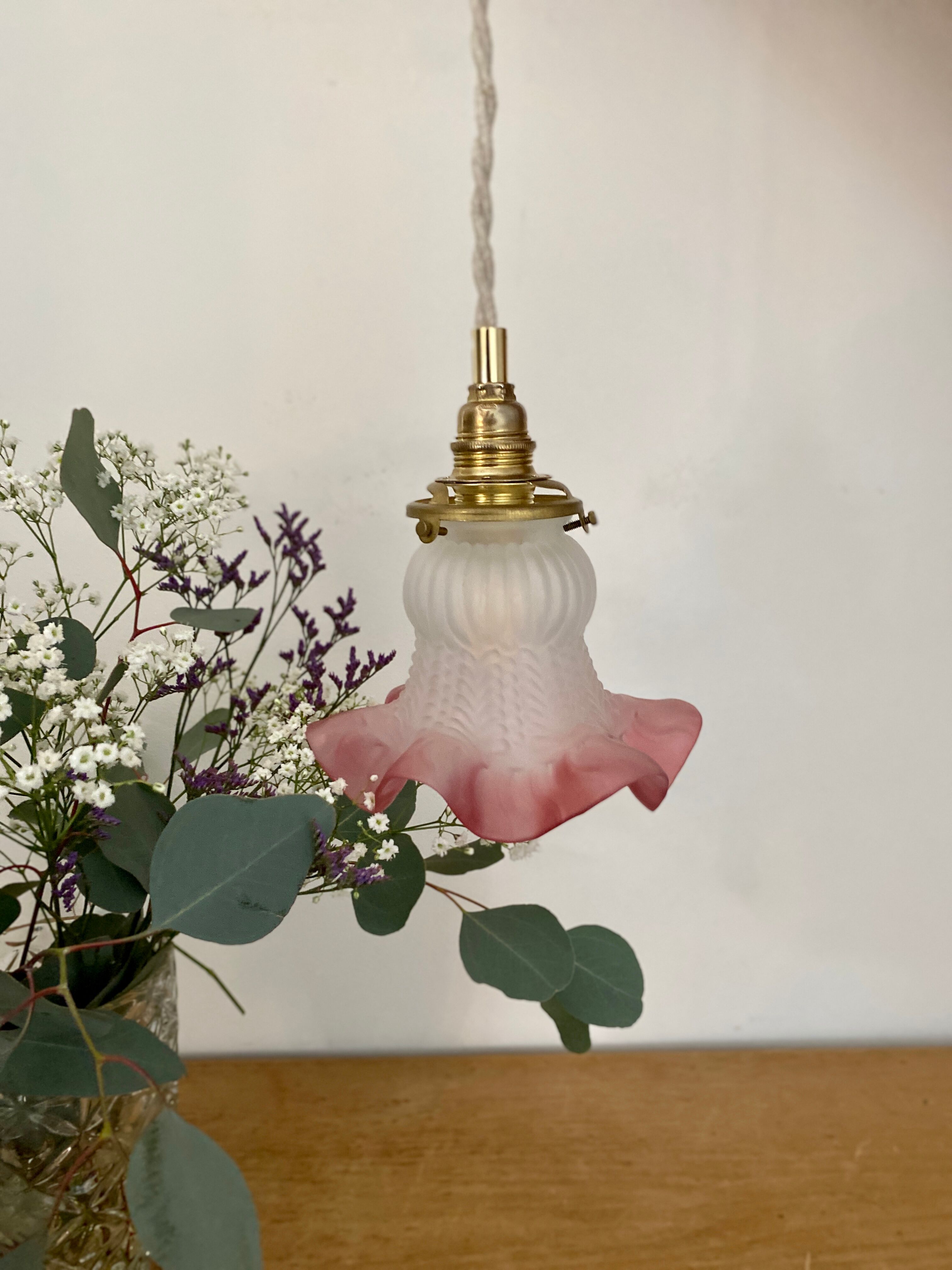 Vintage tulip ride in pink and white frosted glass