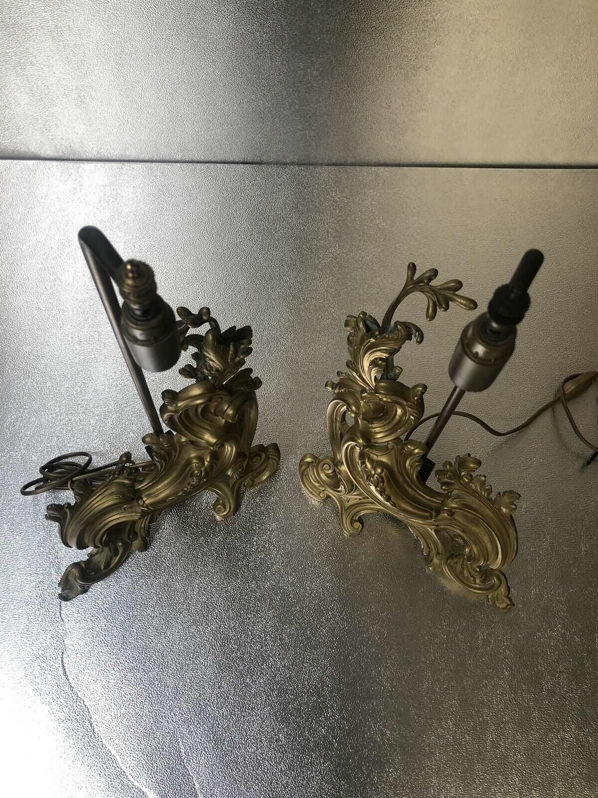 Paire lampe XlXème, devant de cheminée bronze rocaille style Louis XV