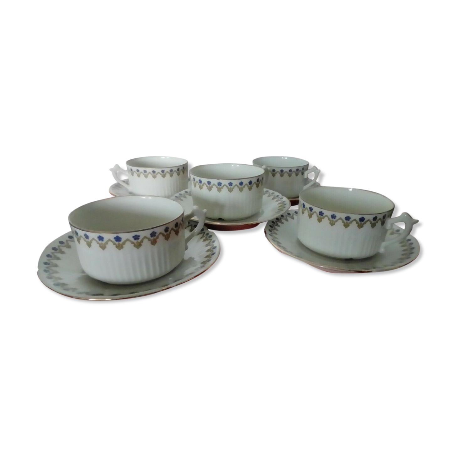 Tasses à café en porcelaine côtelé décor aux bleuets barbeau