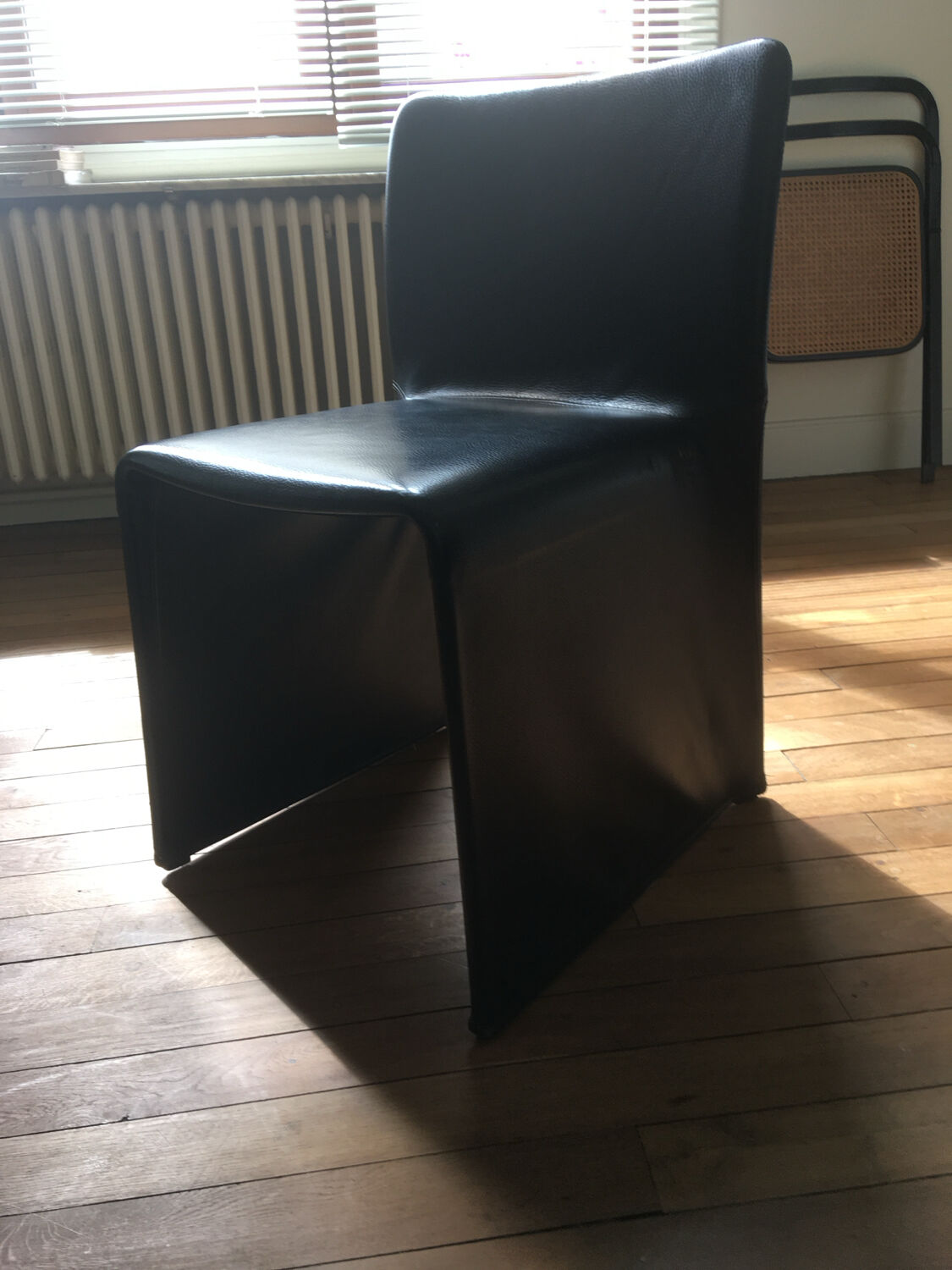 "glove" chair molteni & co. / black leather