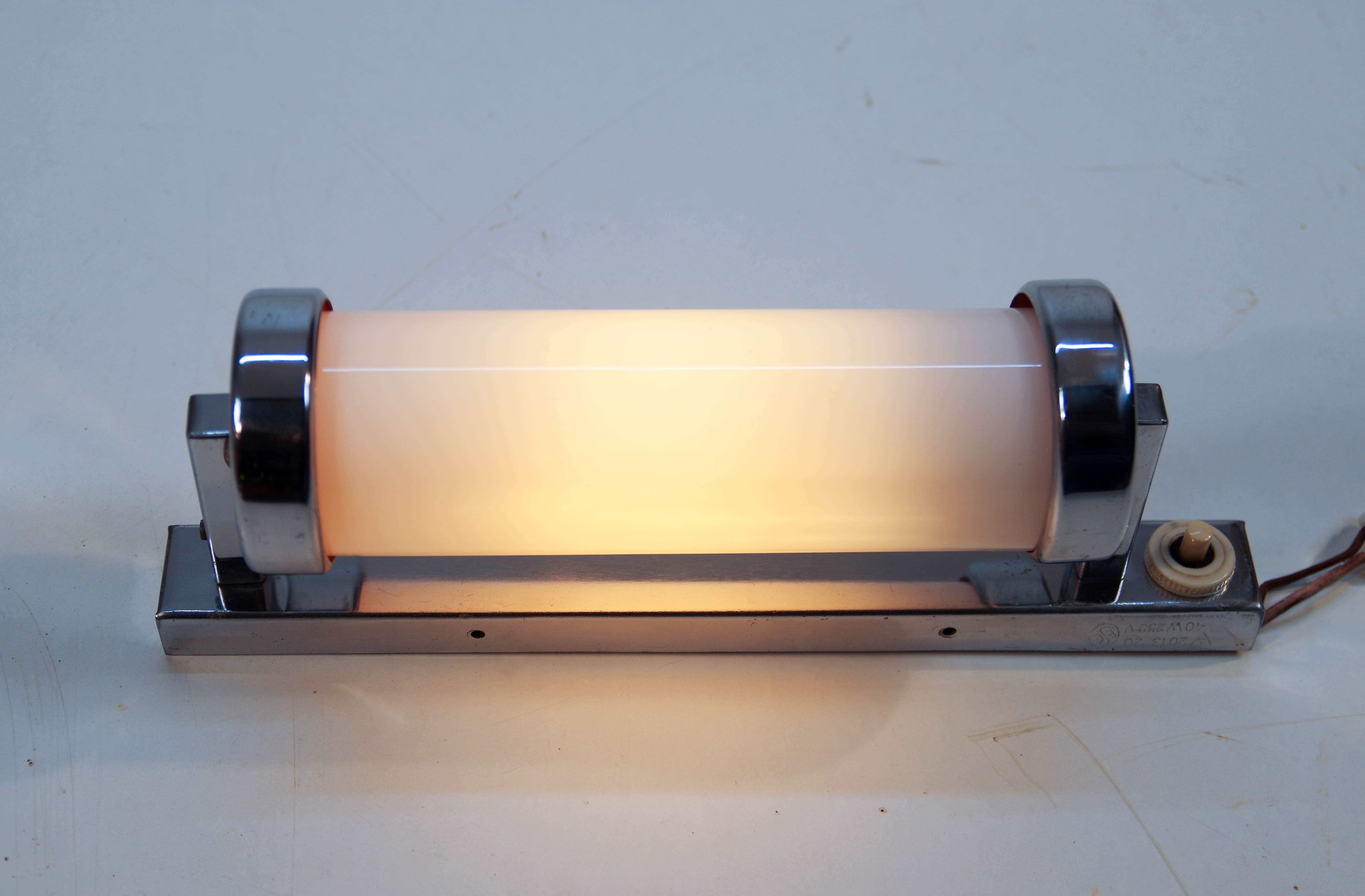 Functionalist chrome wall lamp, 1930s
