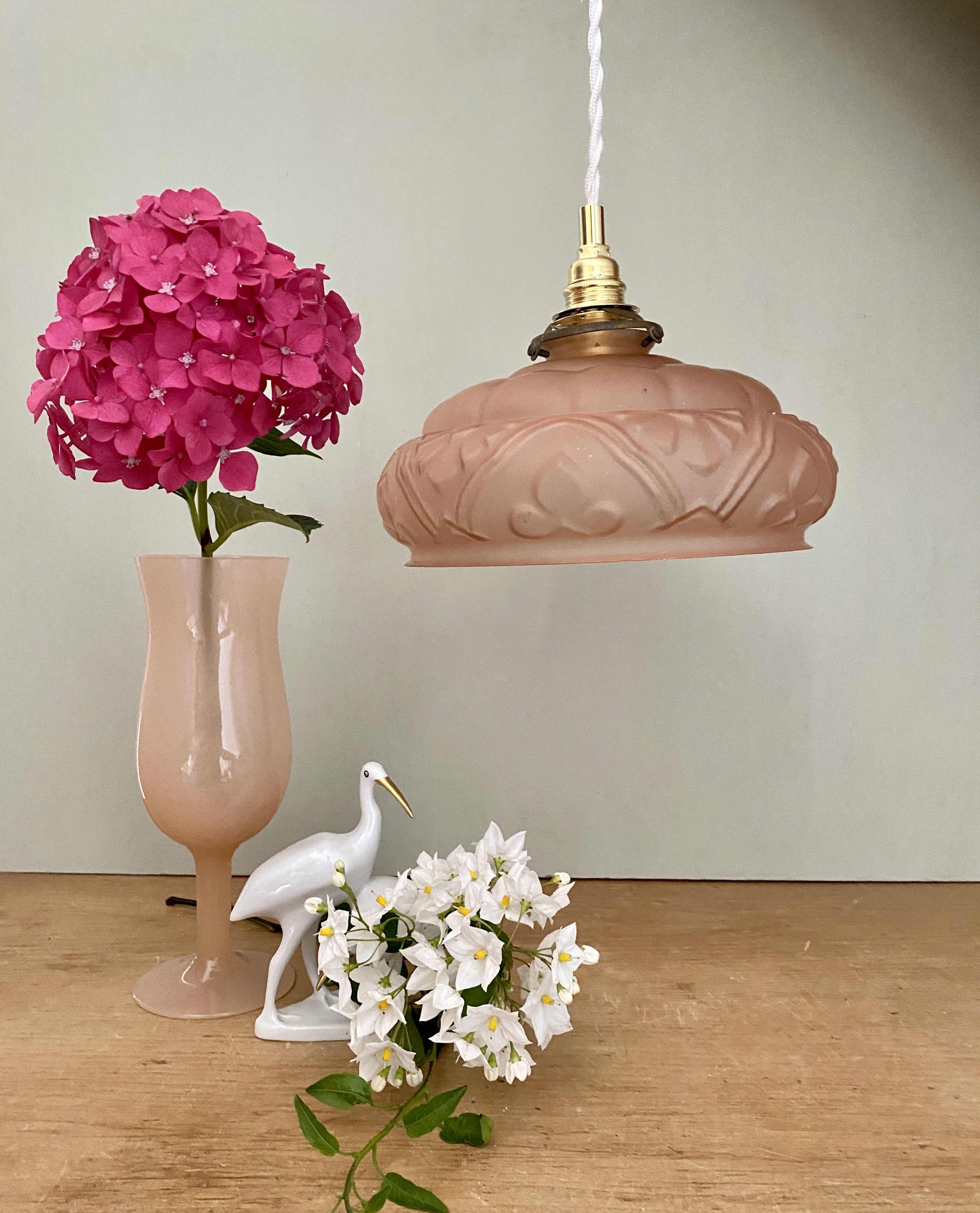 Suspension lampshade vintage art deco in pink frosted glass