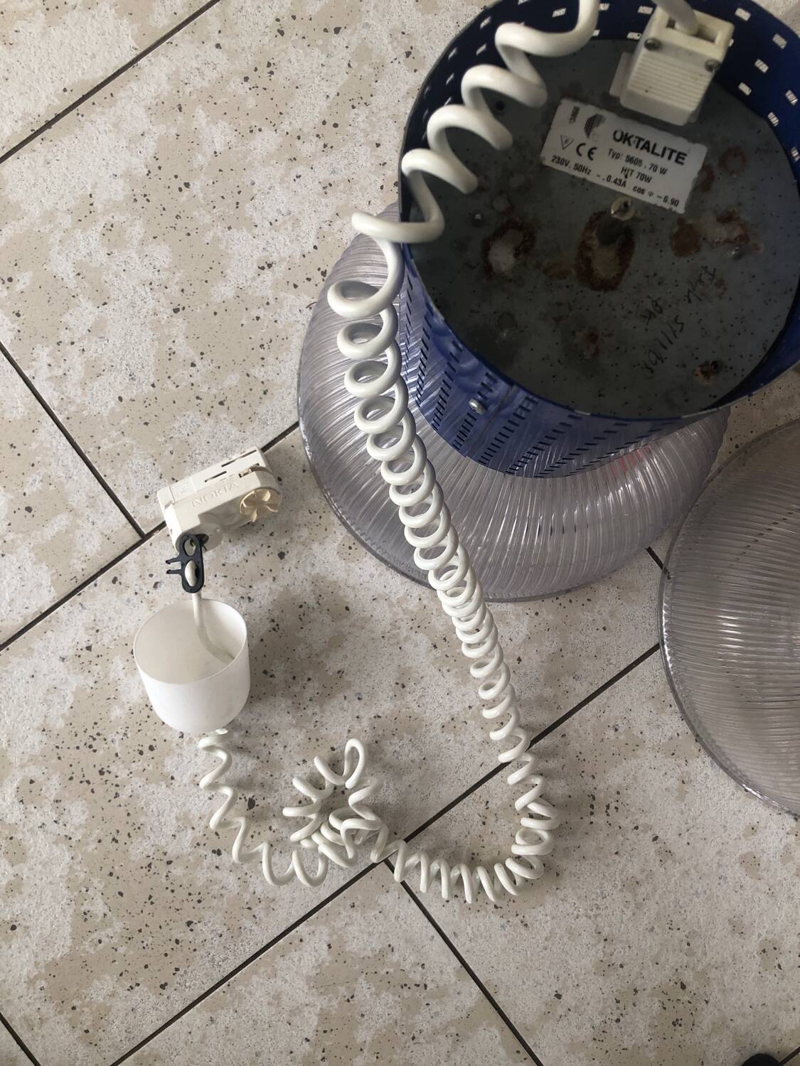 3 suspensions industrielles oktalite