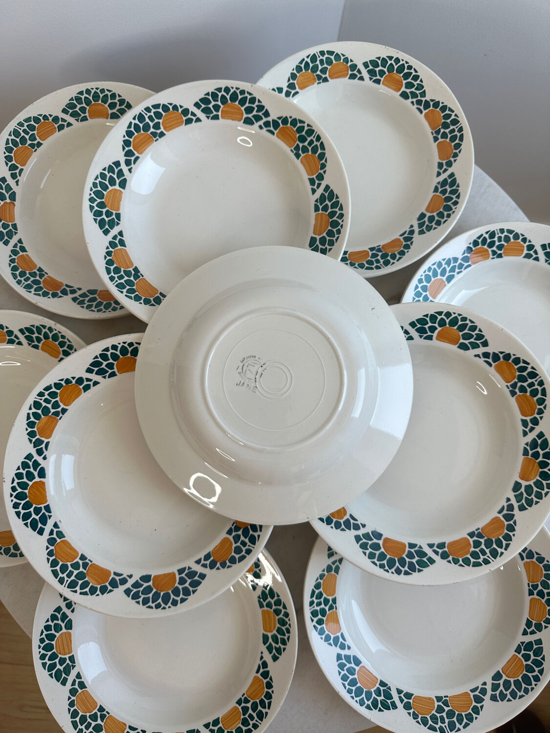 Set of hollow plates Givors France