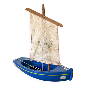 Tirot 204 basin sailboat in wood, French brand. Also called Yole.