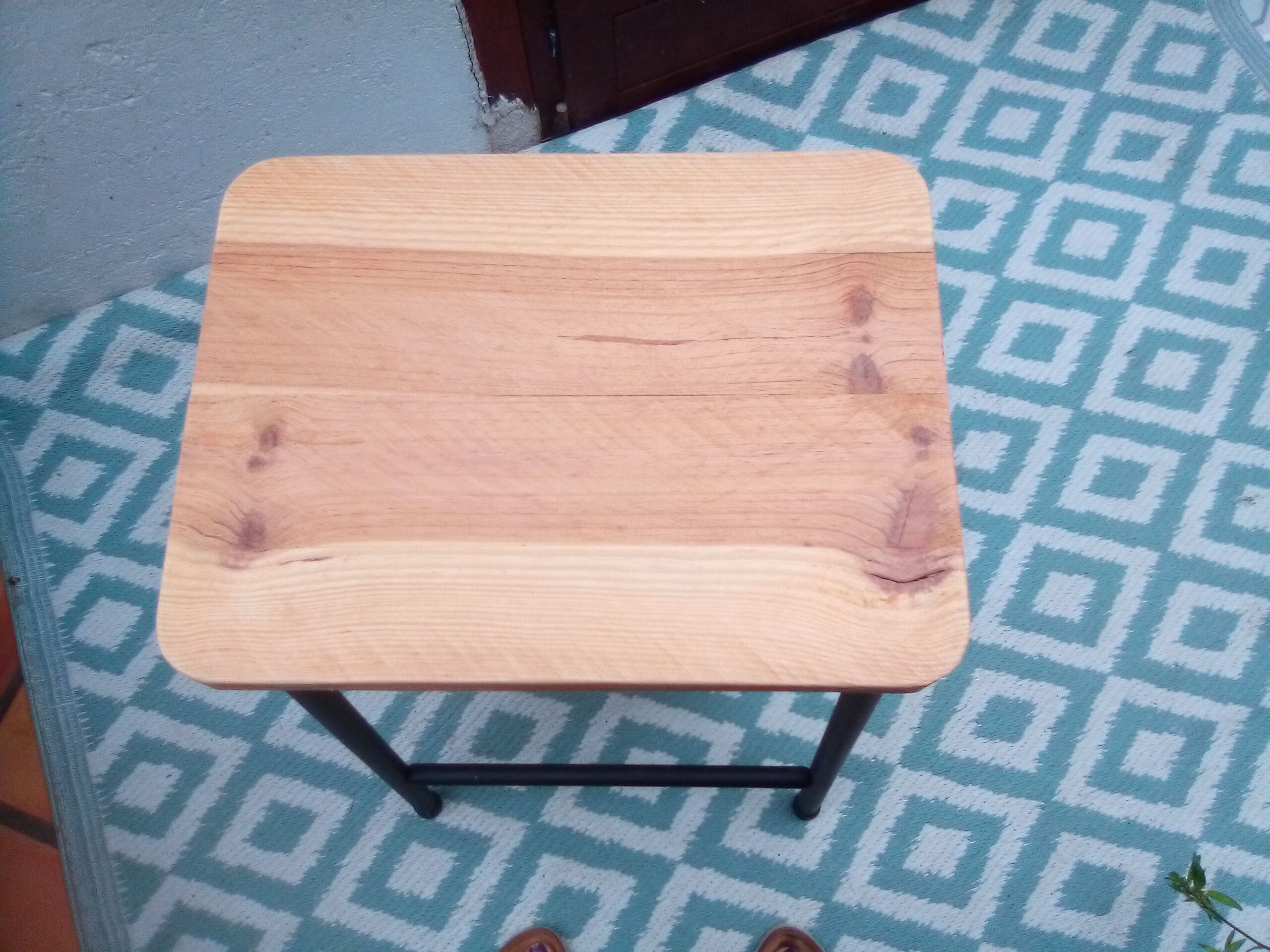 Foldable steplady stool