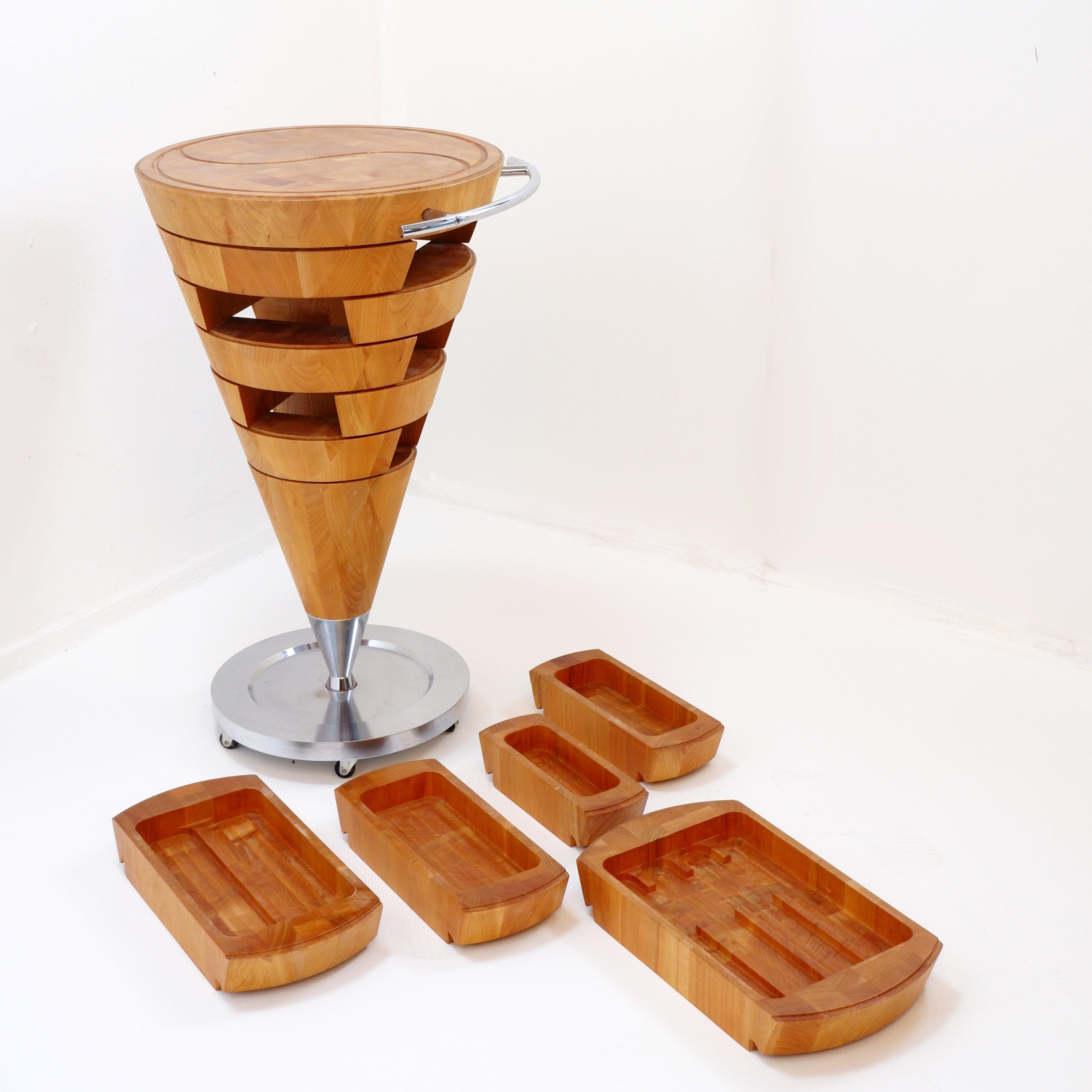 Cone-shaped kitchen unit with drawers