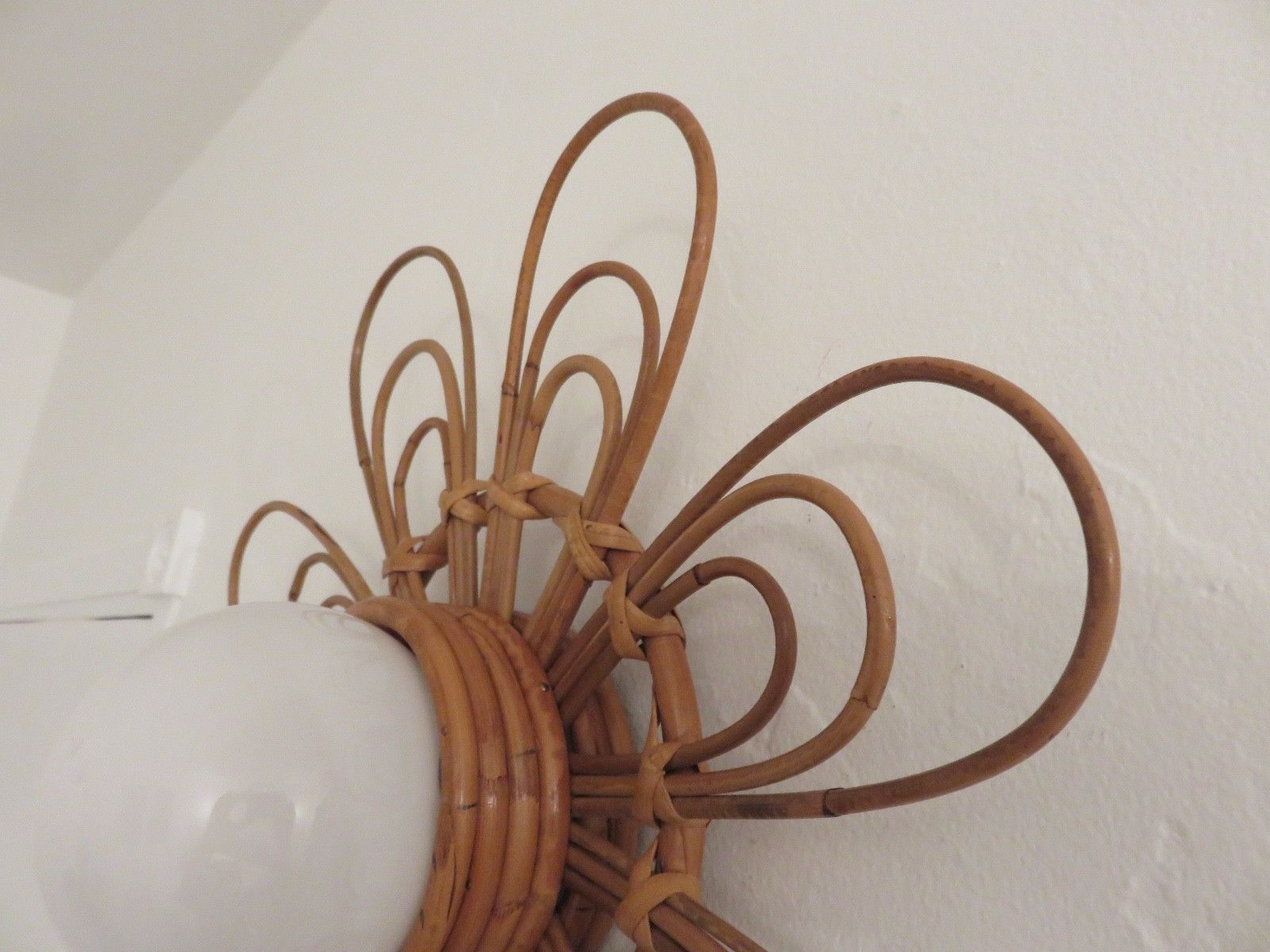 Wall light  'flower' 60s 70s rattan