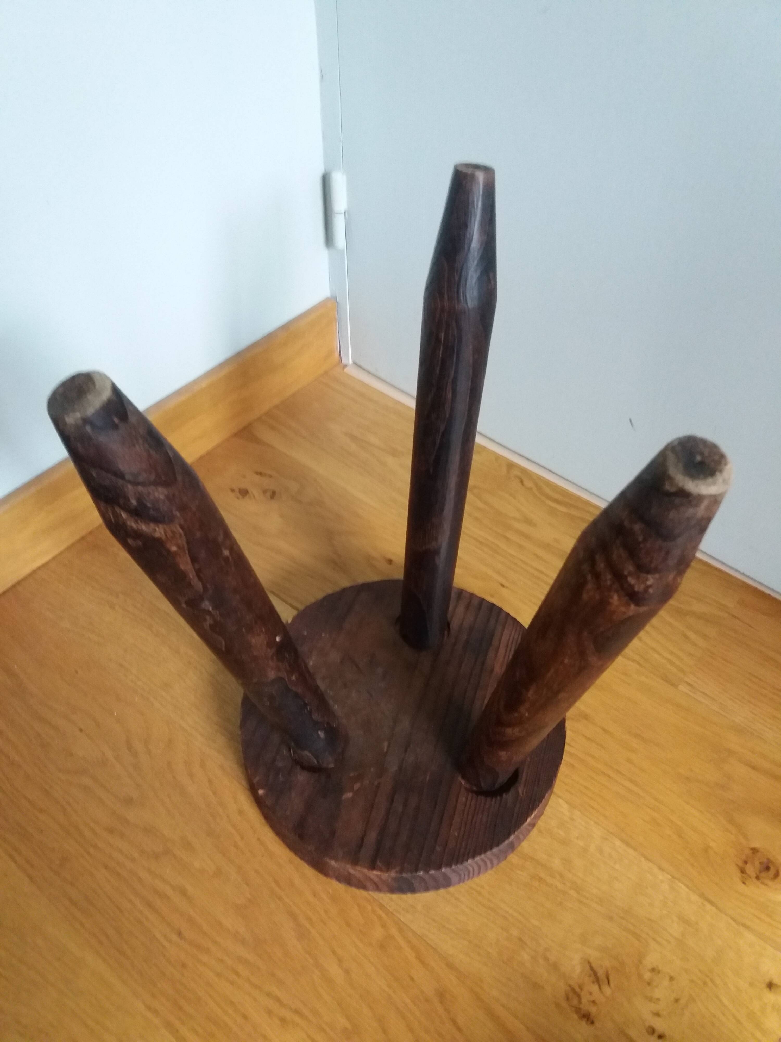 Tripod pencil leg stool