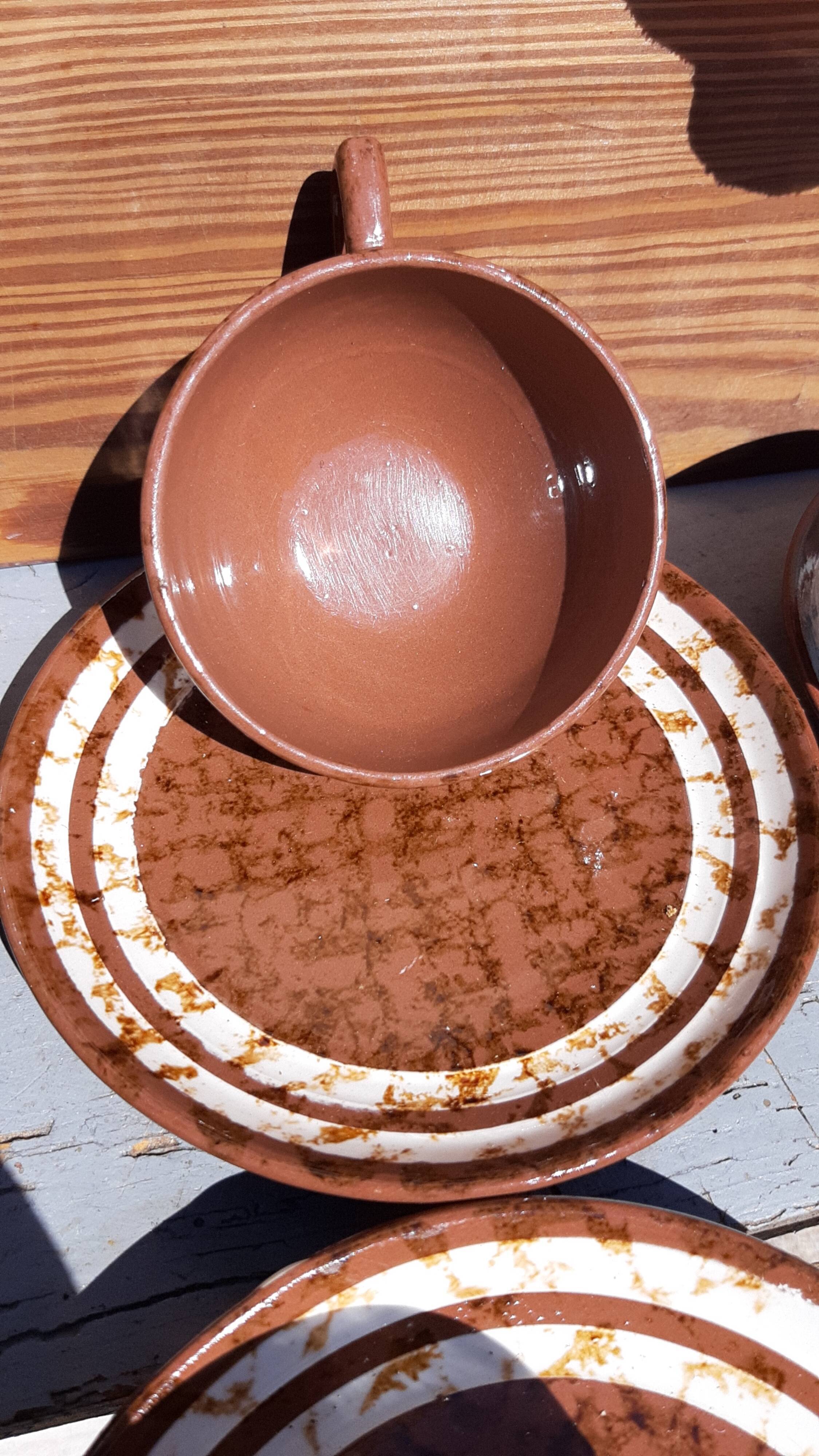 8 cups and saucers Digoin