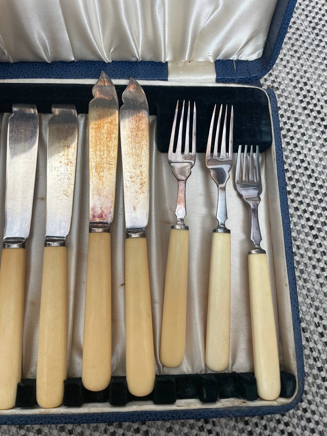 Fish cutlery