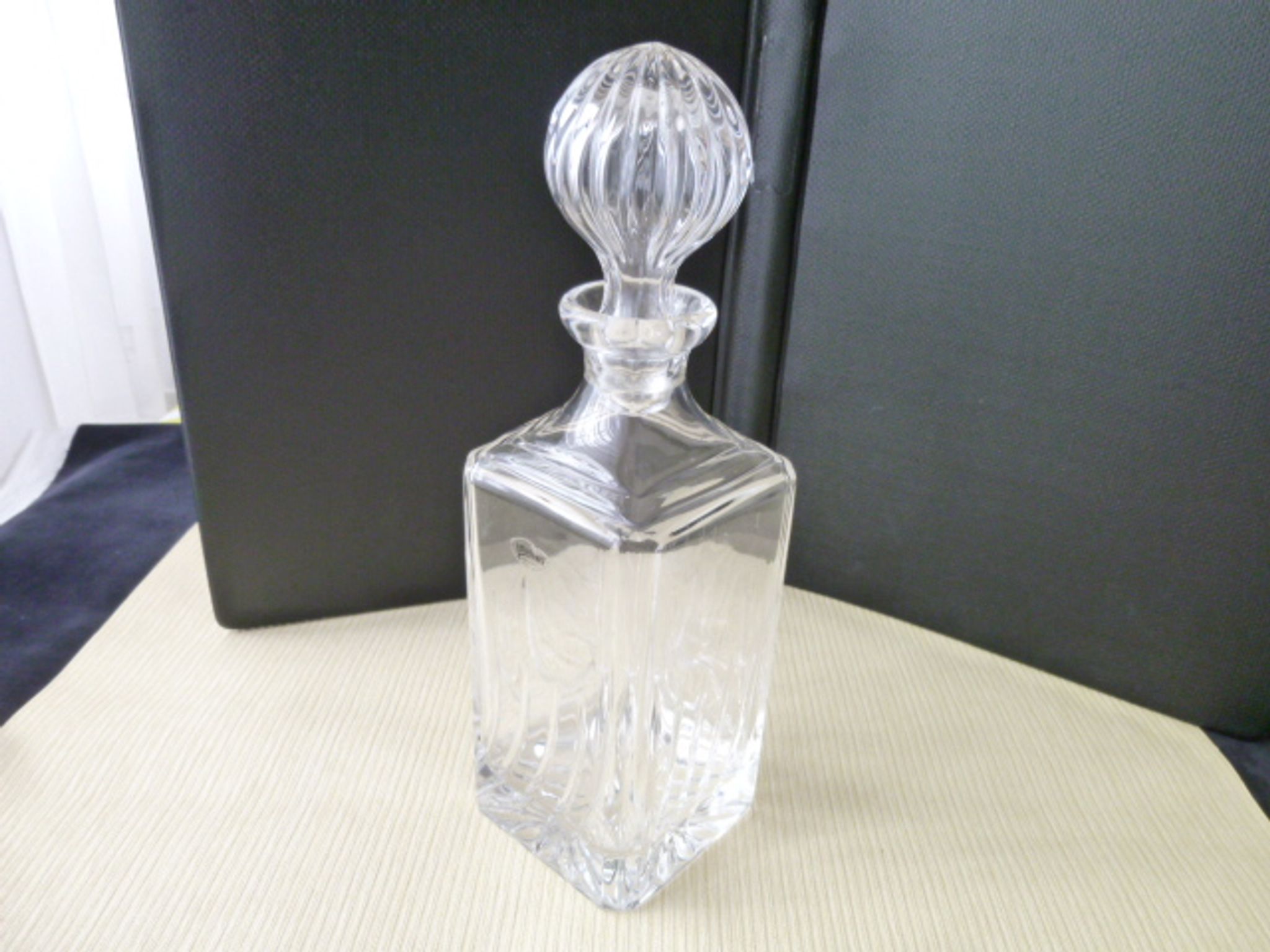 Hand-cut crystal whisky decanter from Cristallerie Matous