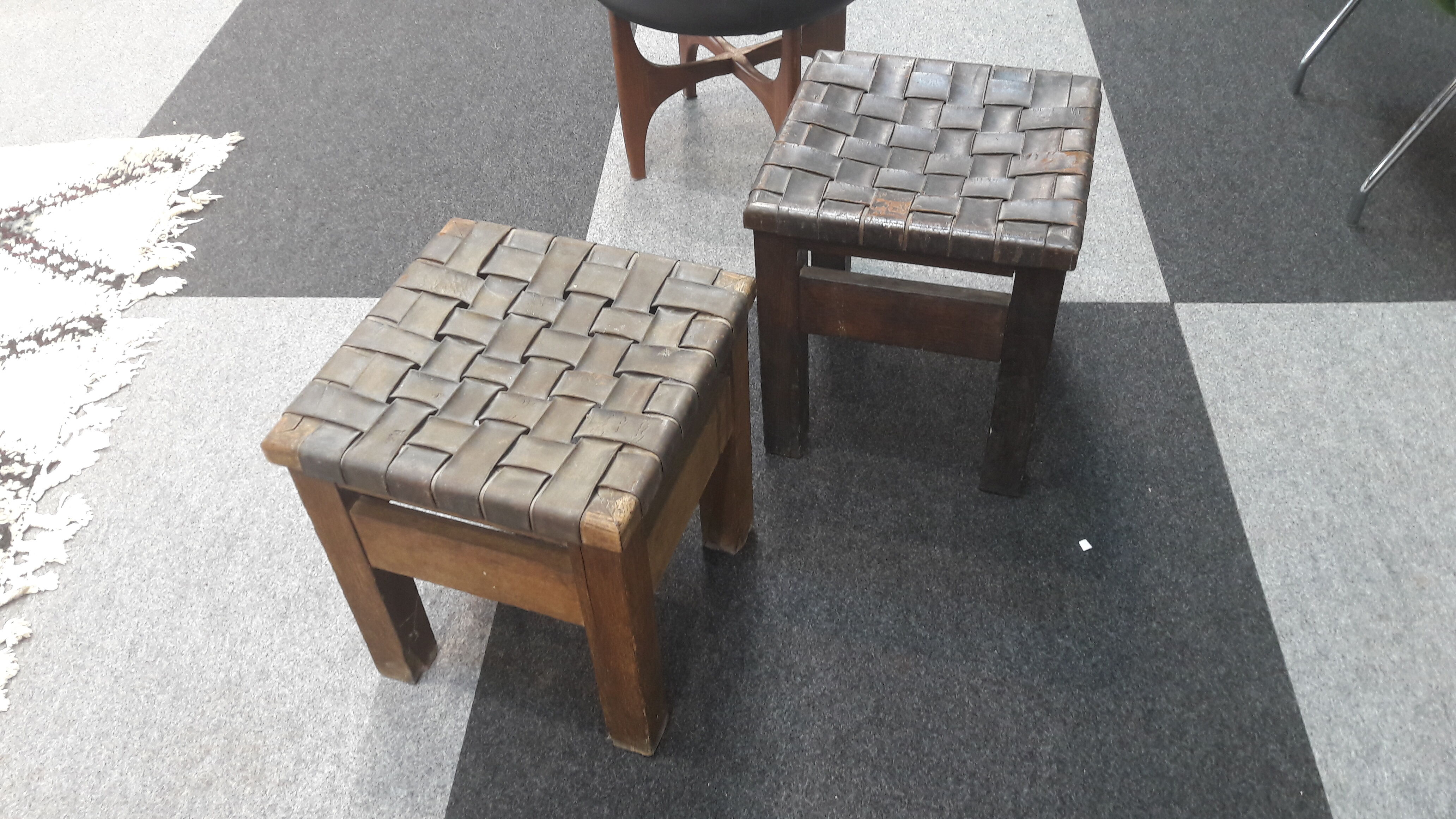 Paire tabourets ancien guichetier PTT