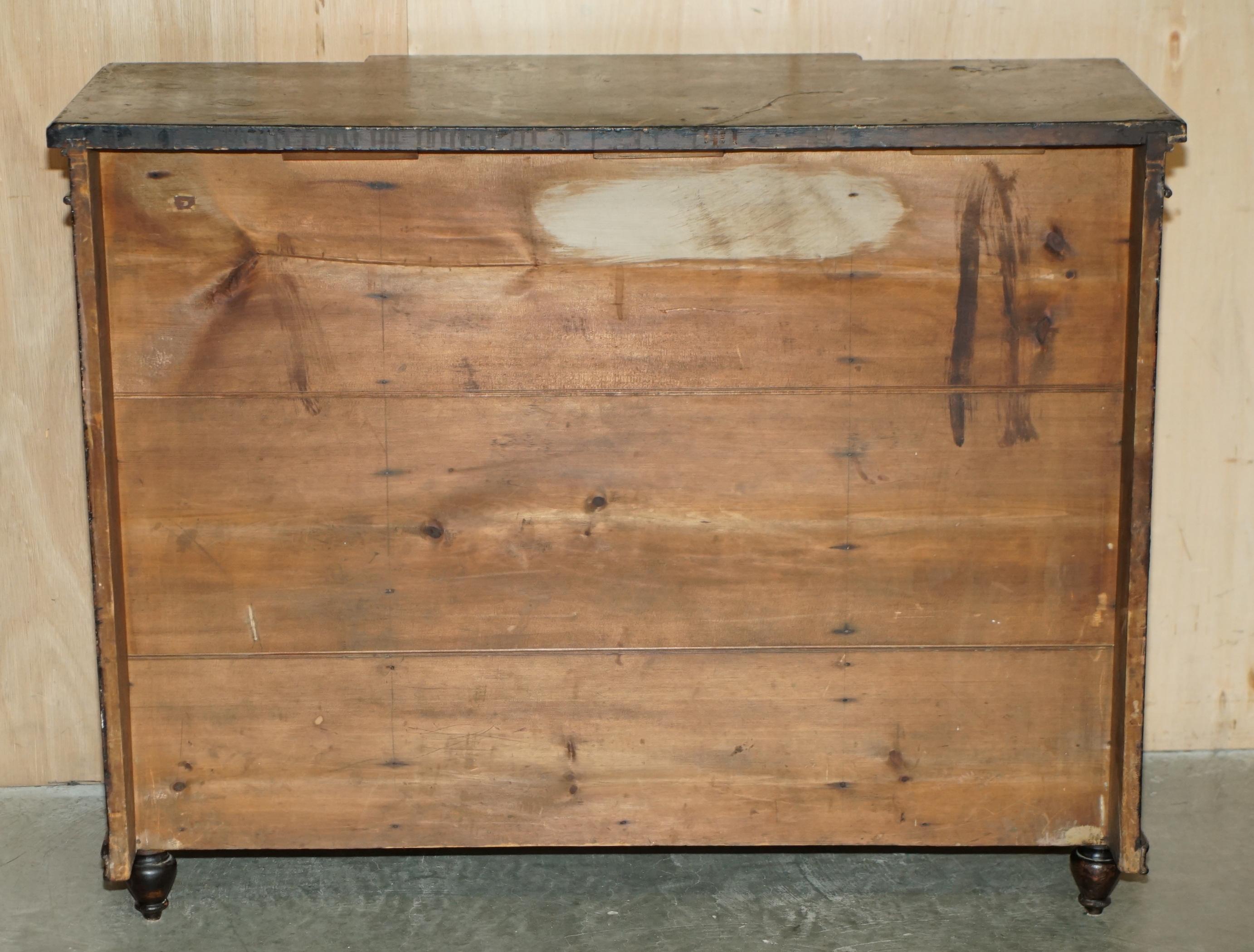 Regency 1810 library buffet in simulated hardwood with Chinese decoration.