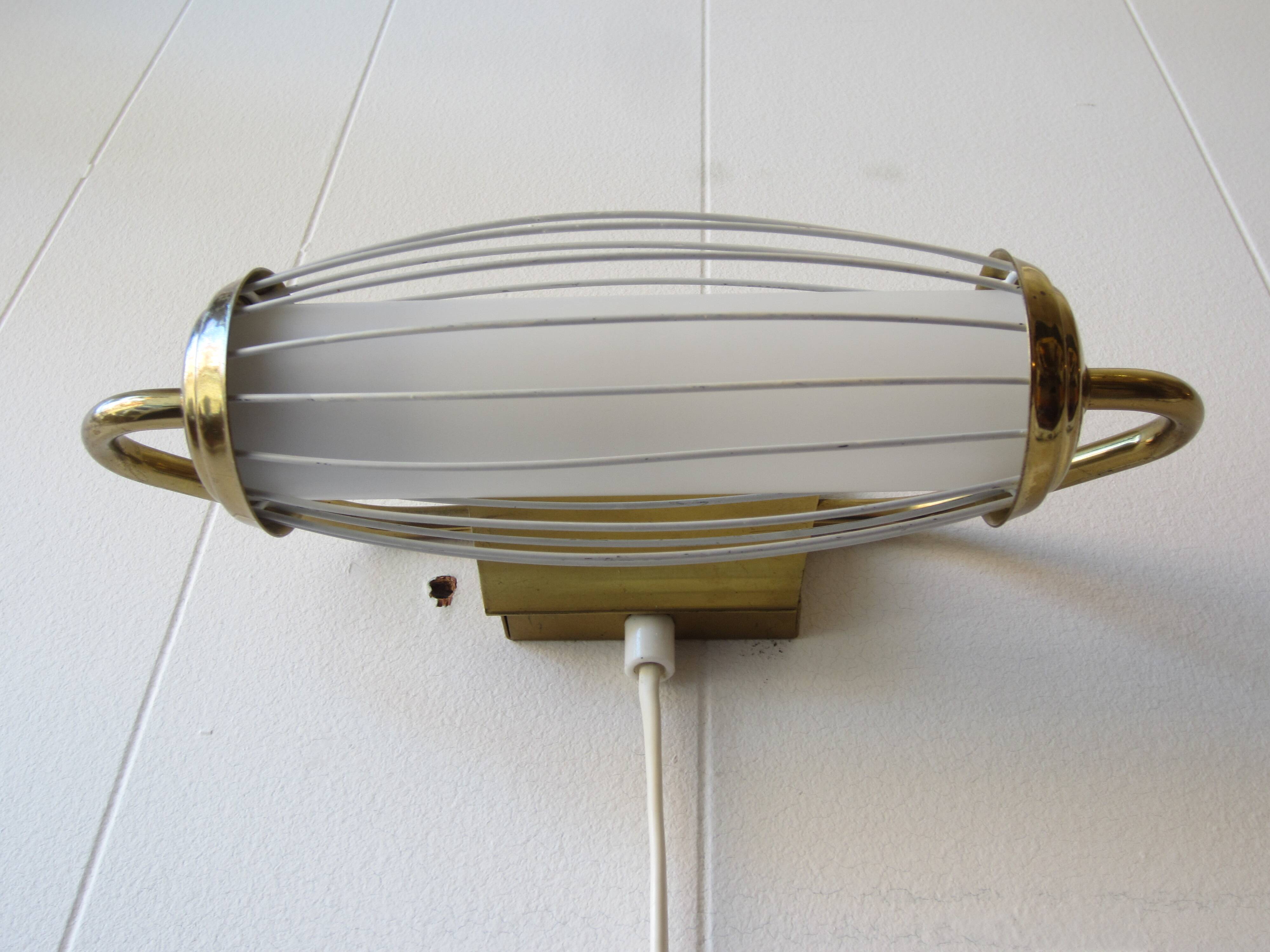 Scandinavian wall lamp in glass and brass