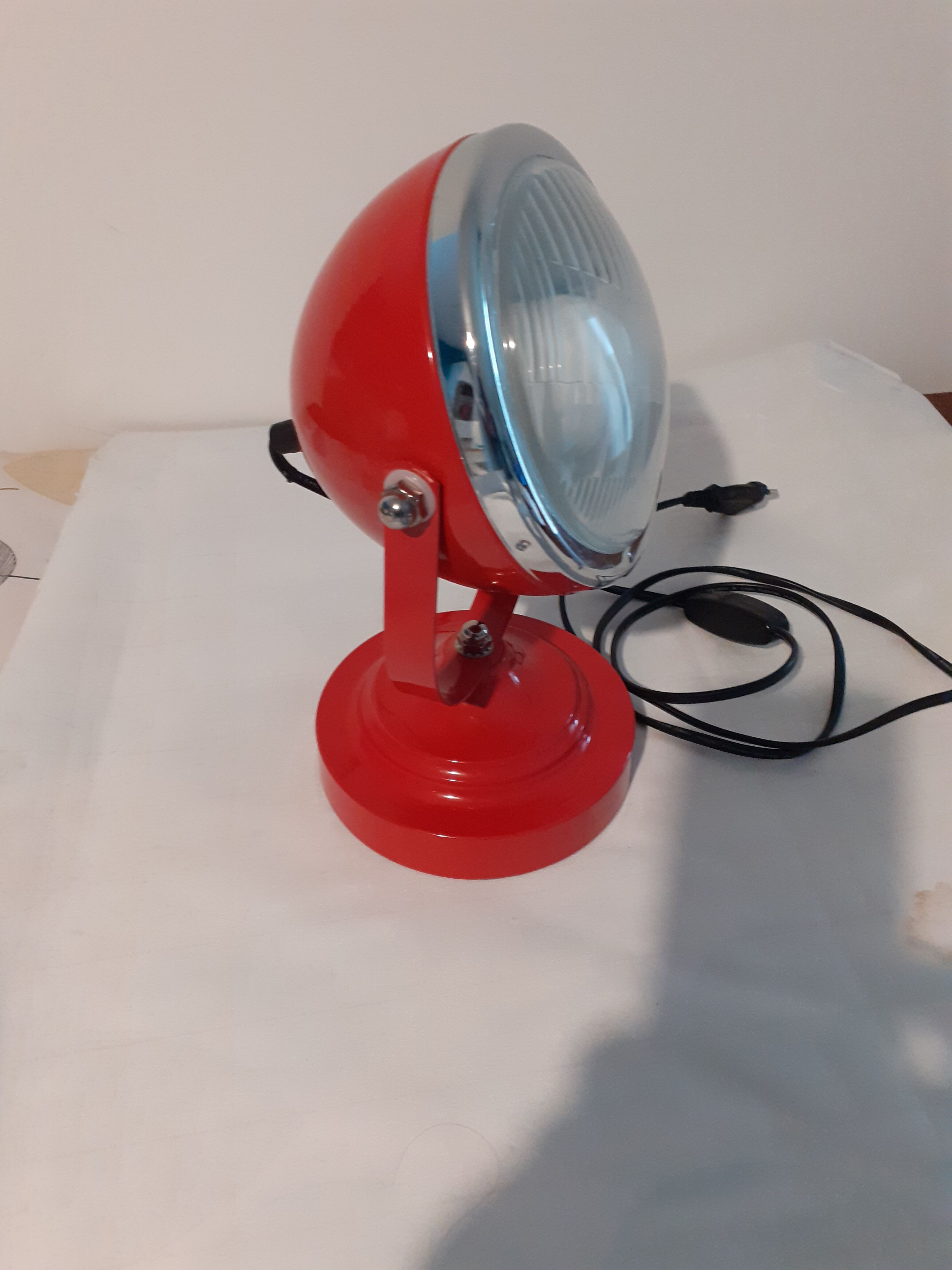 Table lamp
