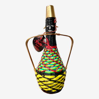 Bottle in scoubidou and golden metal