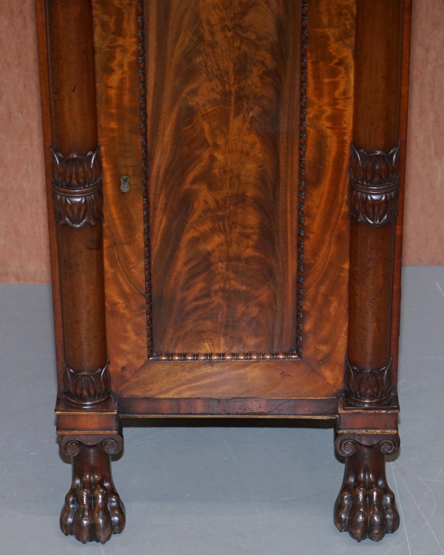 Paire de Grands Cabinets Latéraux William IV 1830 en Bois Massif Flammé avec Tiroirs