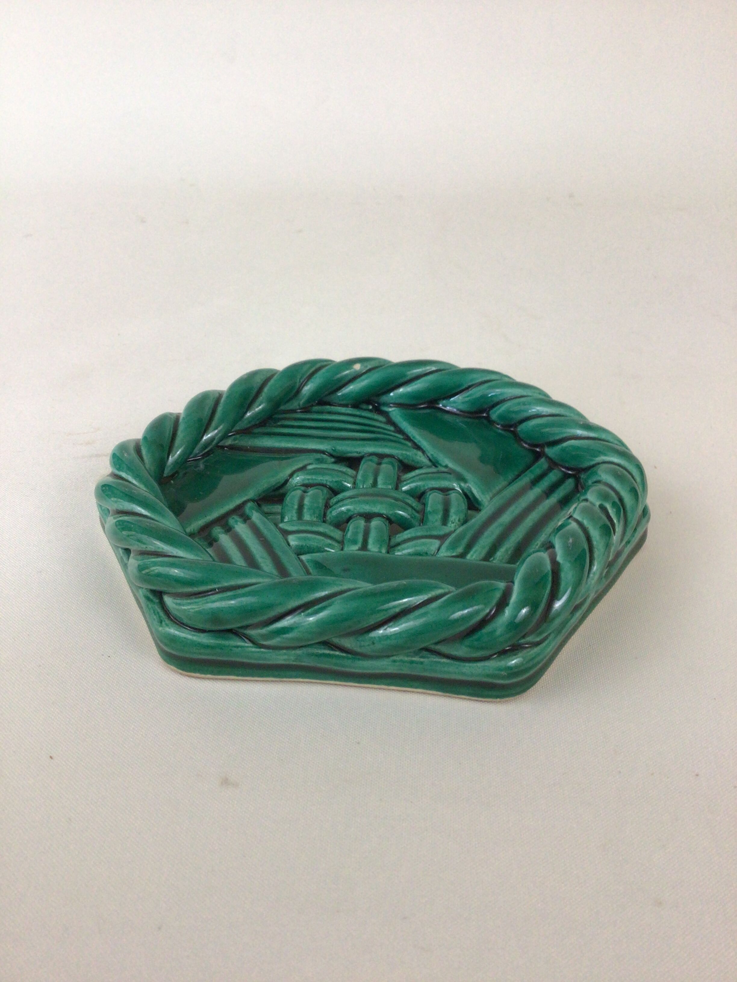 Vallauris braided green ceramic underbody