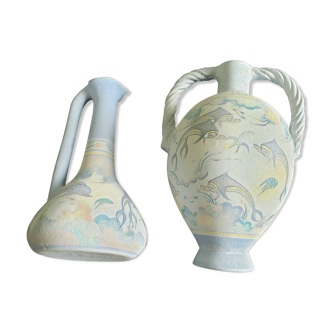 Lot de 2 vases poterie de crête estampillés motif dauphins