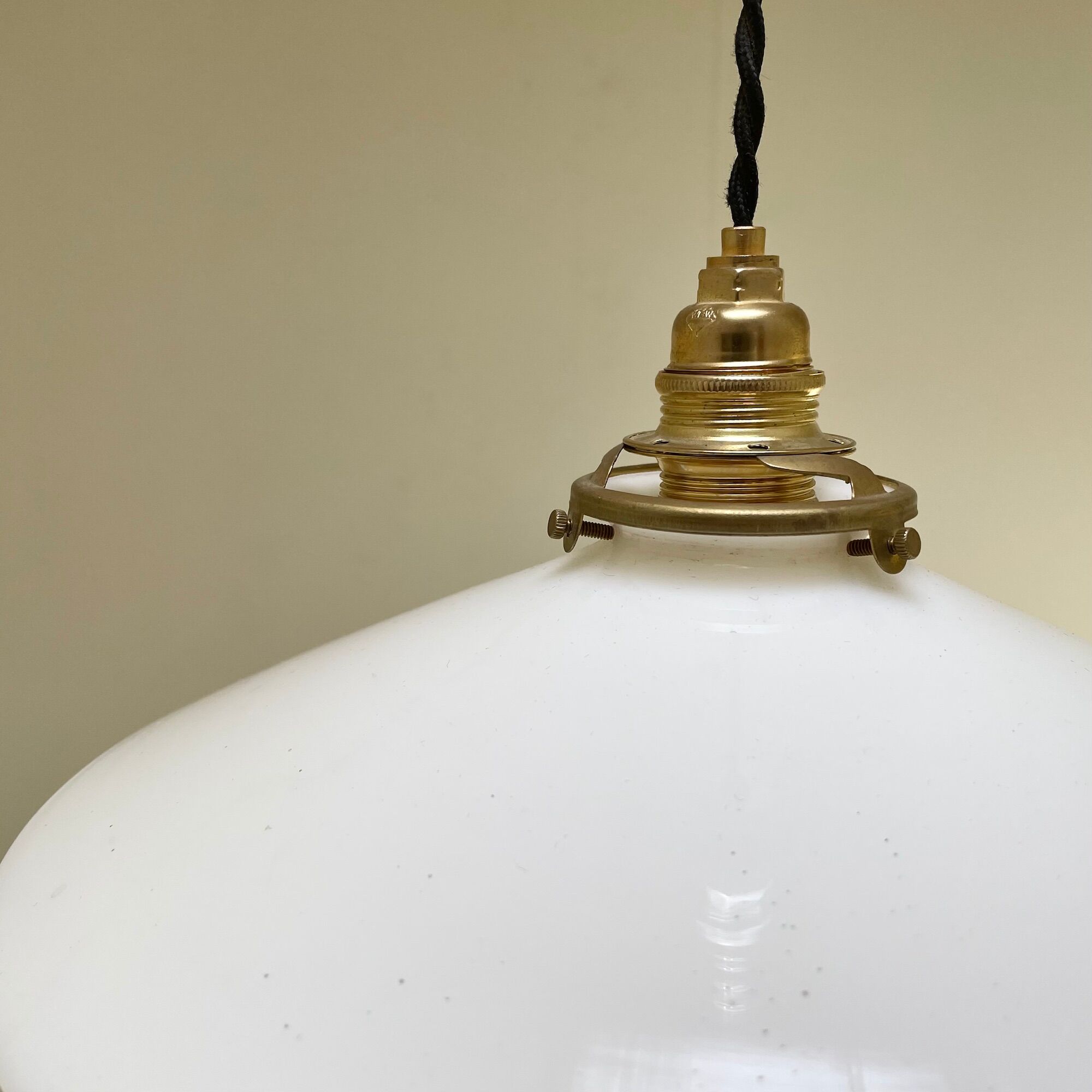 Opaline art deco suspension / rise and fall
