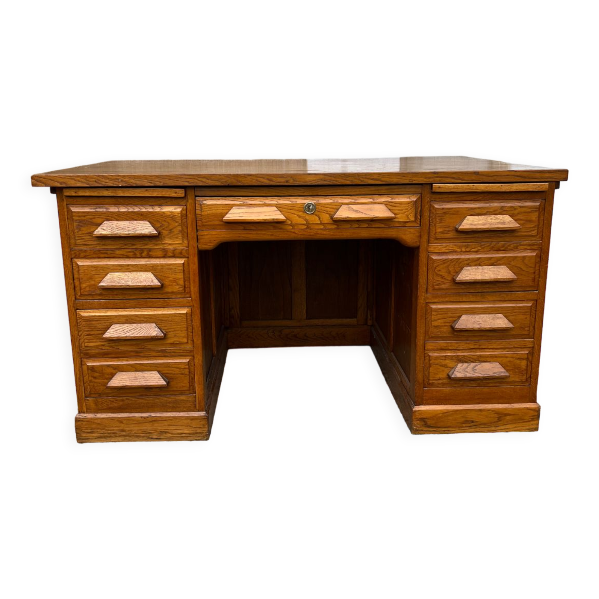Minister desk