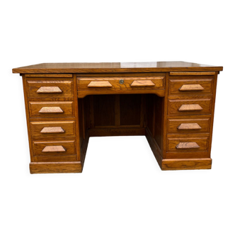 Minister desk