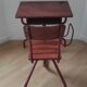 Bureau d'école vintage en bois