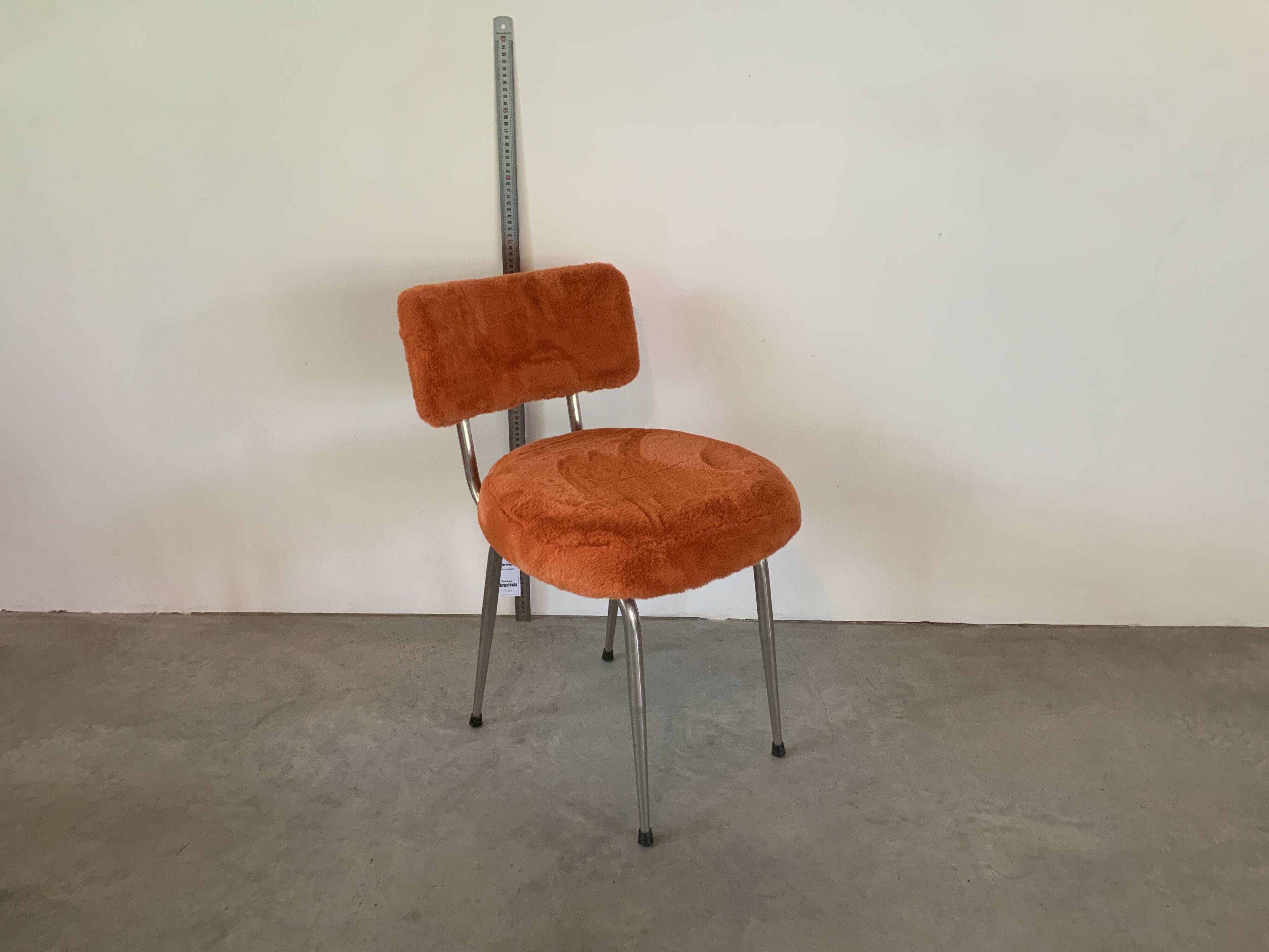 Orange shaggy chair 60