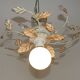 Lustre semi-encastré vintage charmant avec des feuilles et des perles en verre cristal.