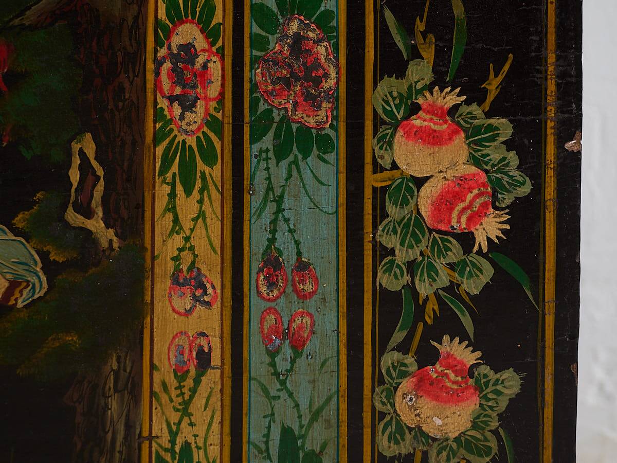 Antique oriental chest with painting of the warrior Yang Mulan (c.1900) #9