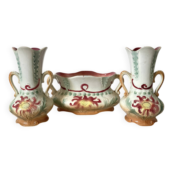 Vases en barbotine art nouveau, ancienne garniture de cheminée