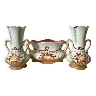 Vases en barbotine art nouveau, ancienne garniture de cheminée