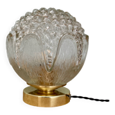Lampe à poser globe vintage en verre moulé