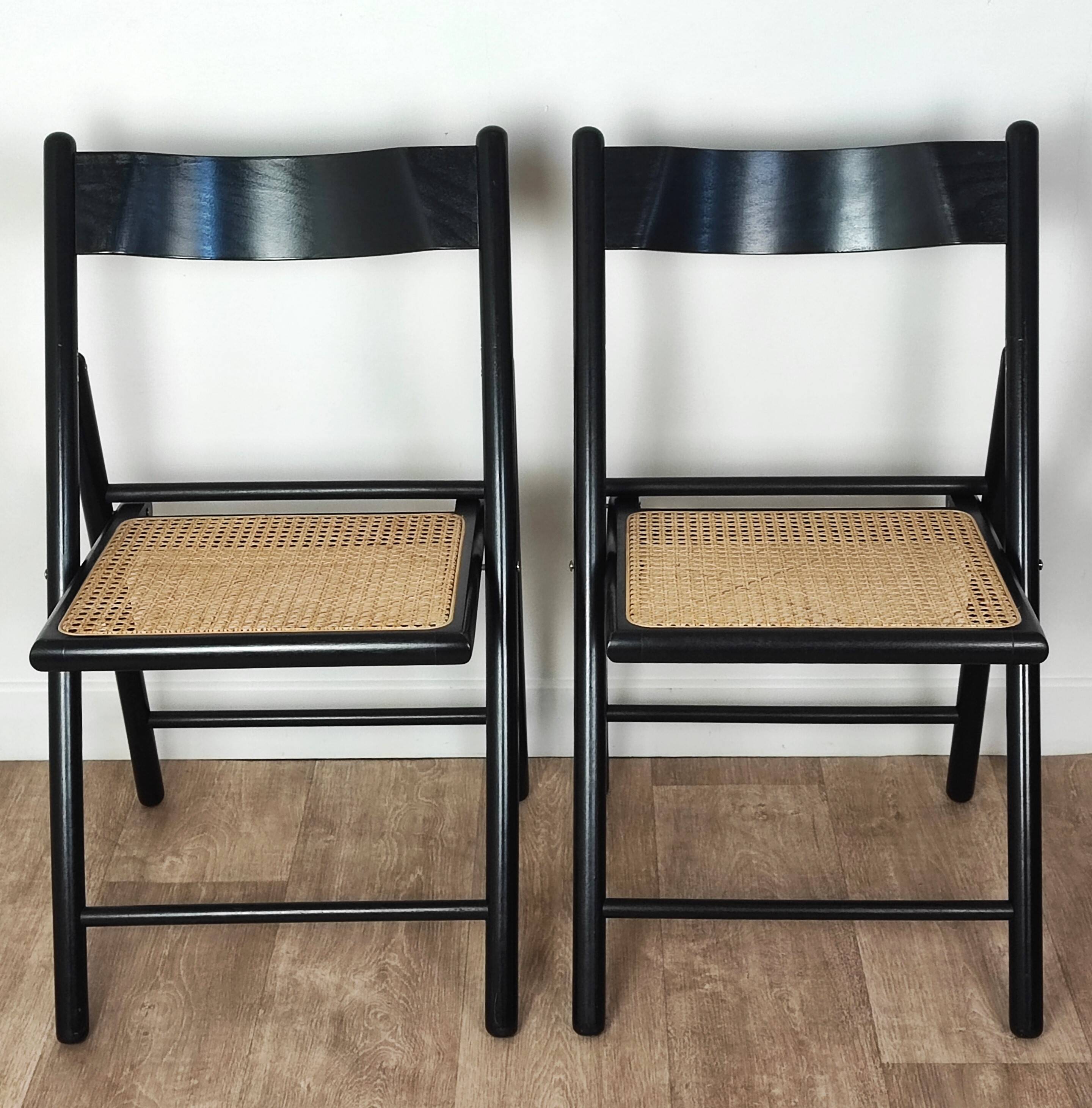 Chaises pliantes en bois et rotin
