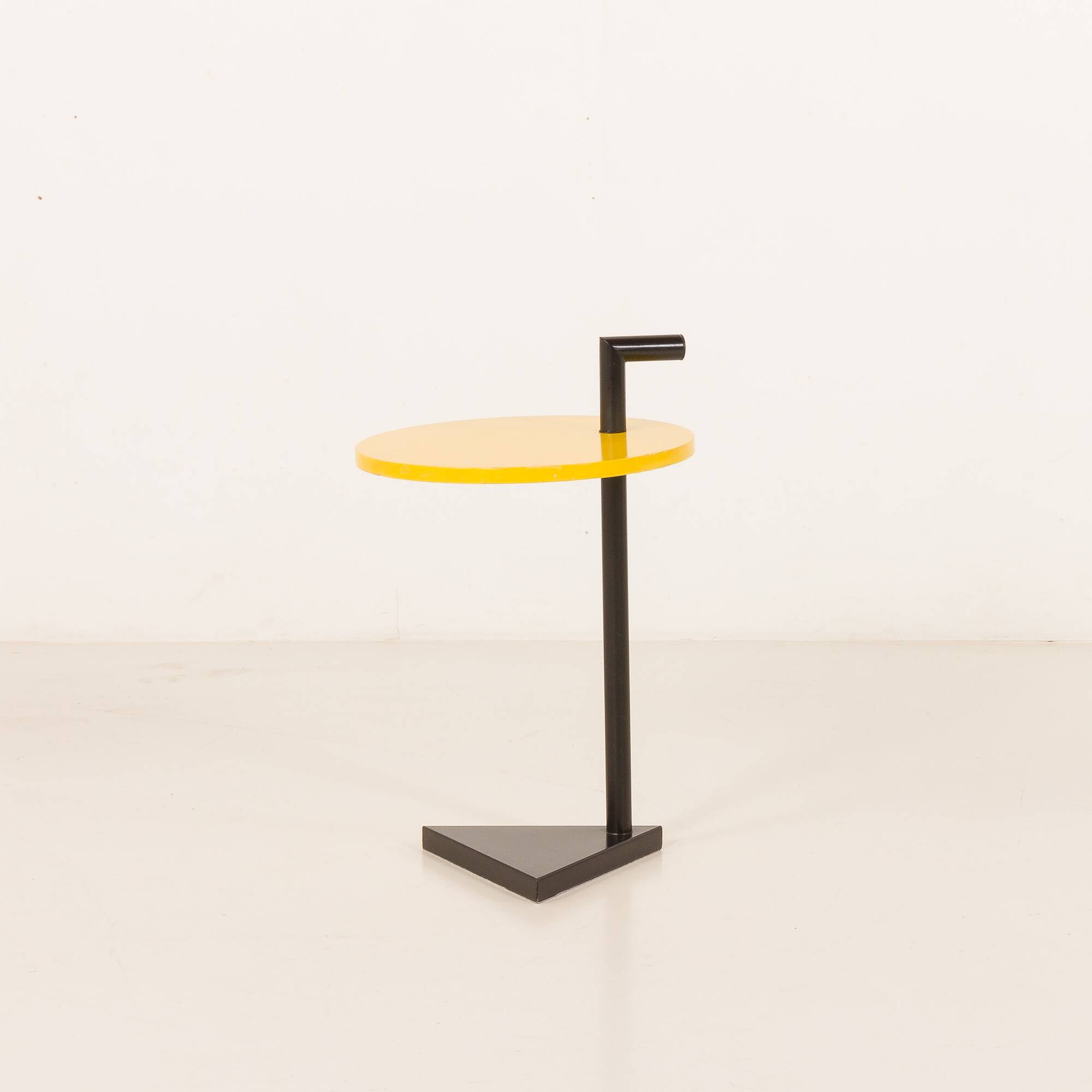 Memphis Milano style side table, Italy 1980s
