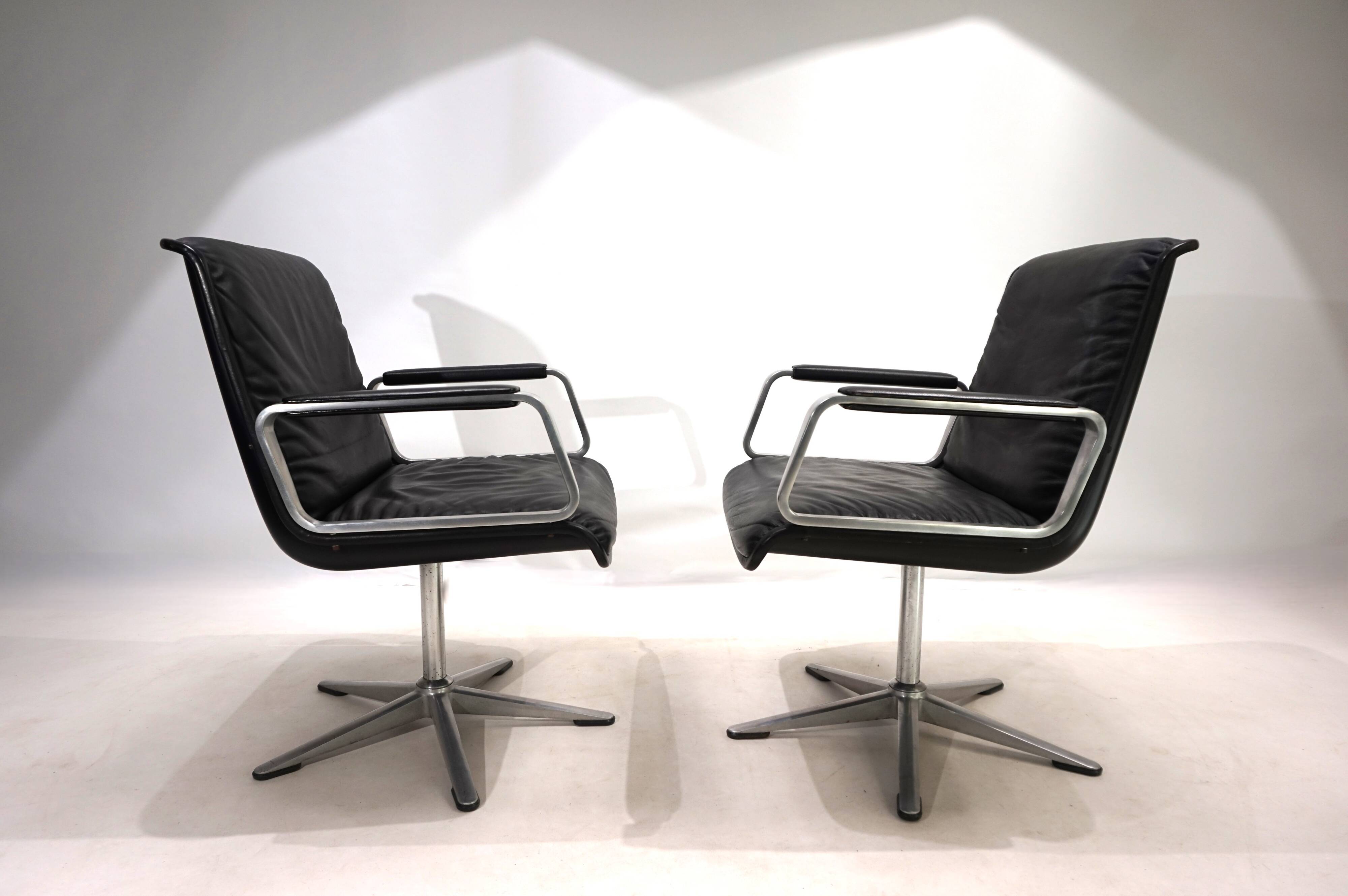 Set of 2 Wilkhahn Delta conference/dining chairs from the Delta Group