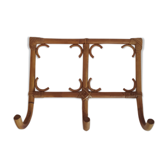 Bamboo coat holder