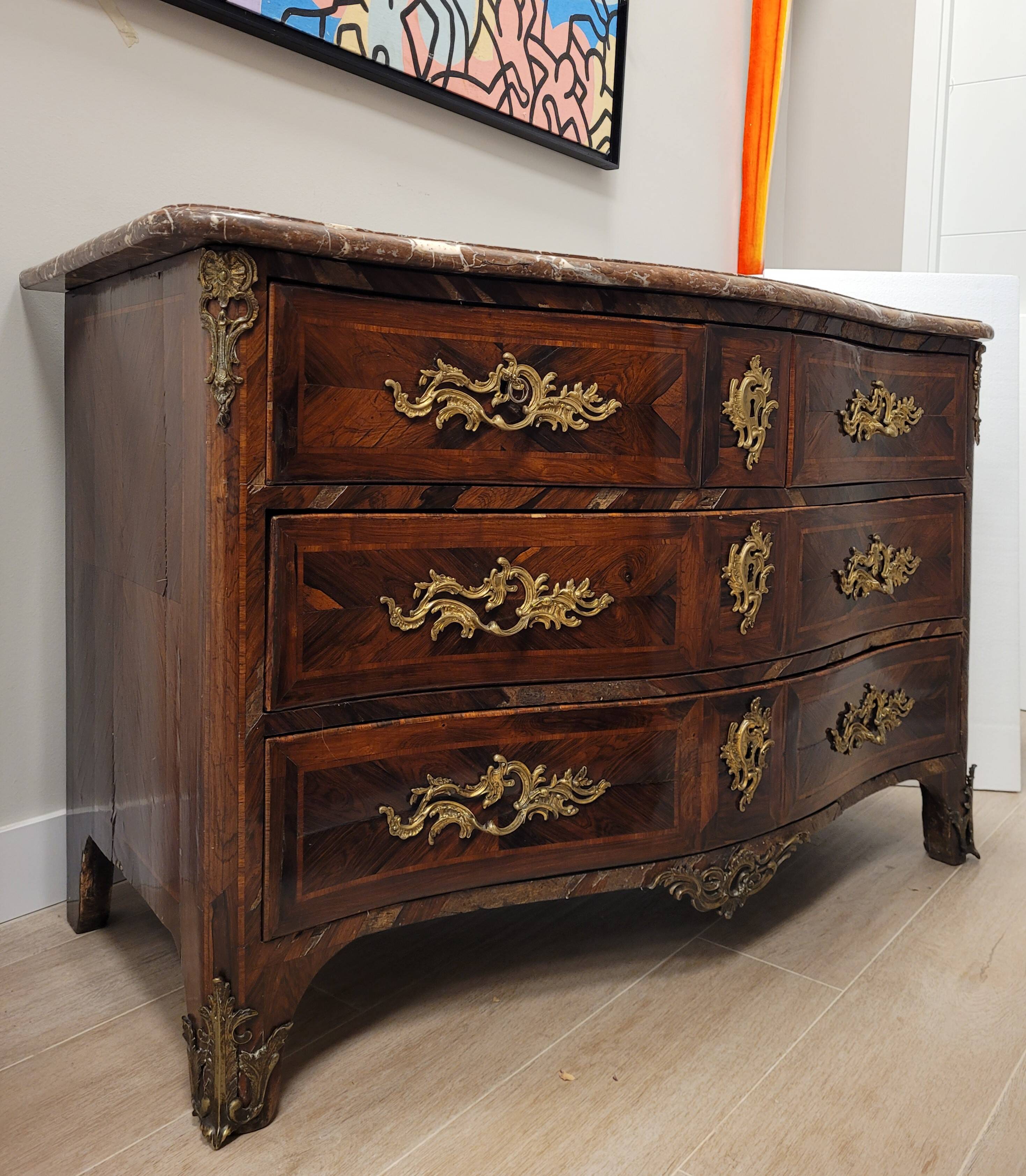 Cómoda Estilo Luis XV, Marquetería y marmol, Napoleón III, s. XIX – France