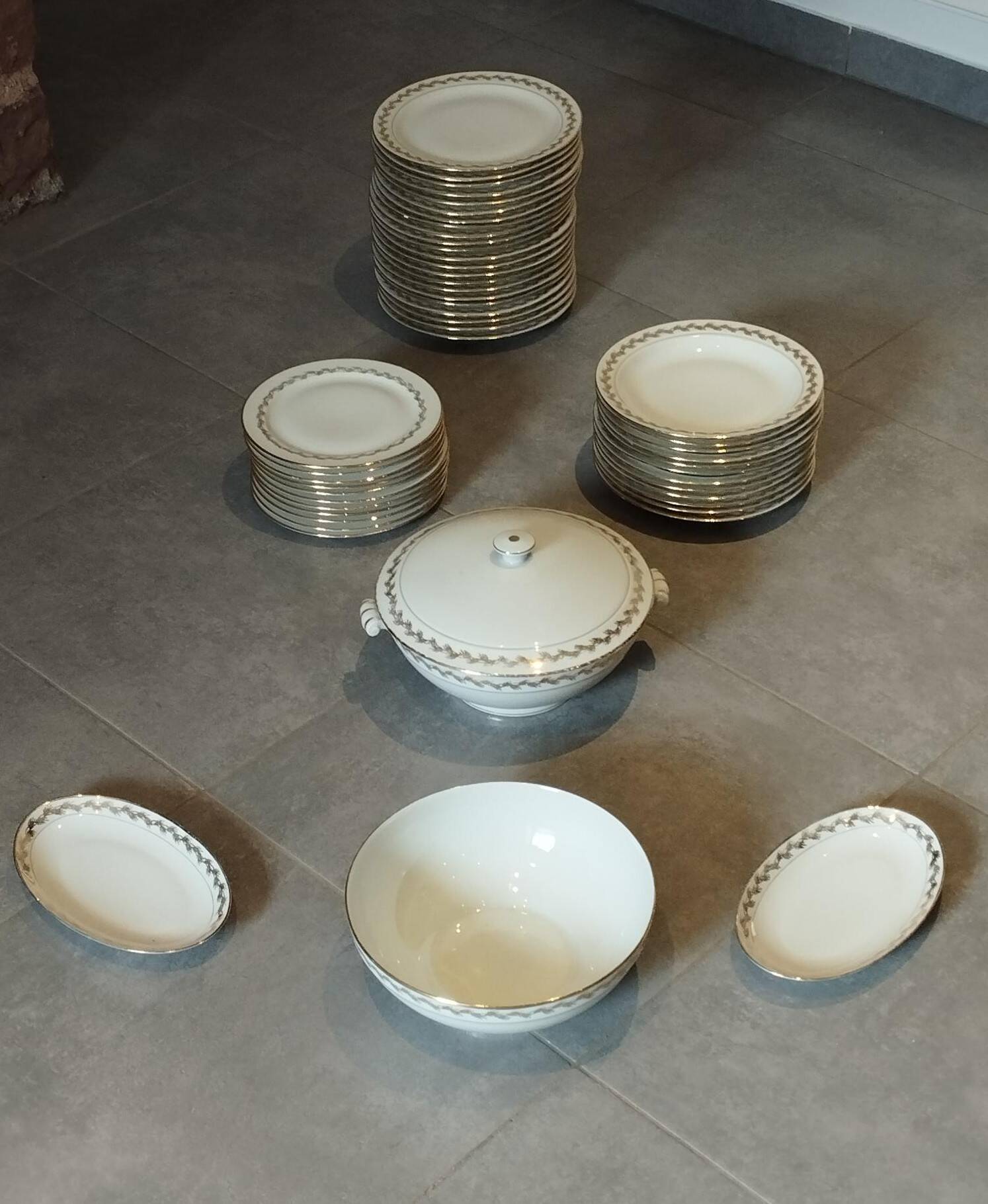 C. Grégoire porcelain dinner service, Art Deco period