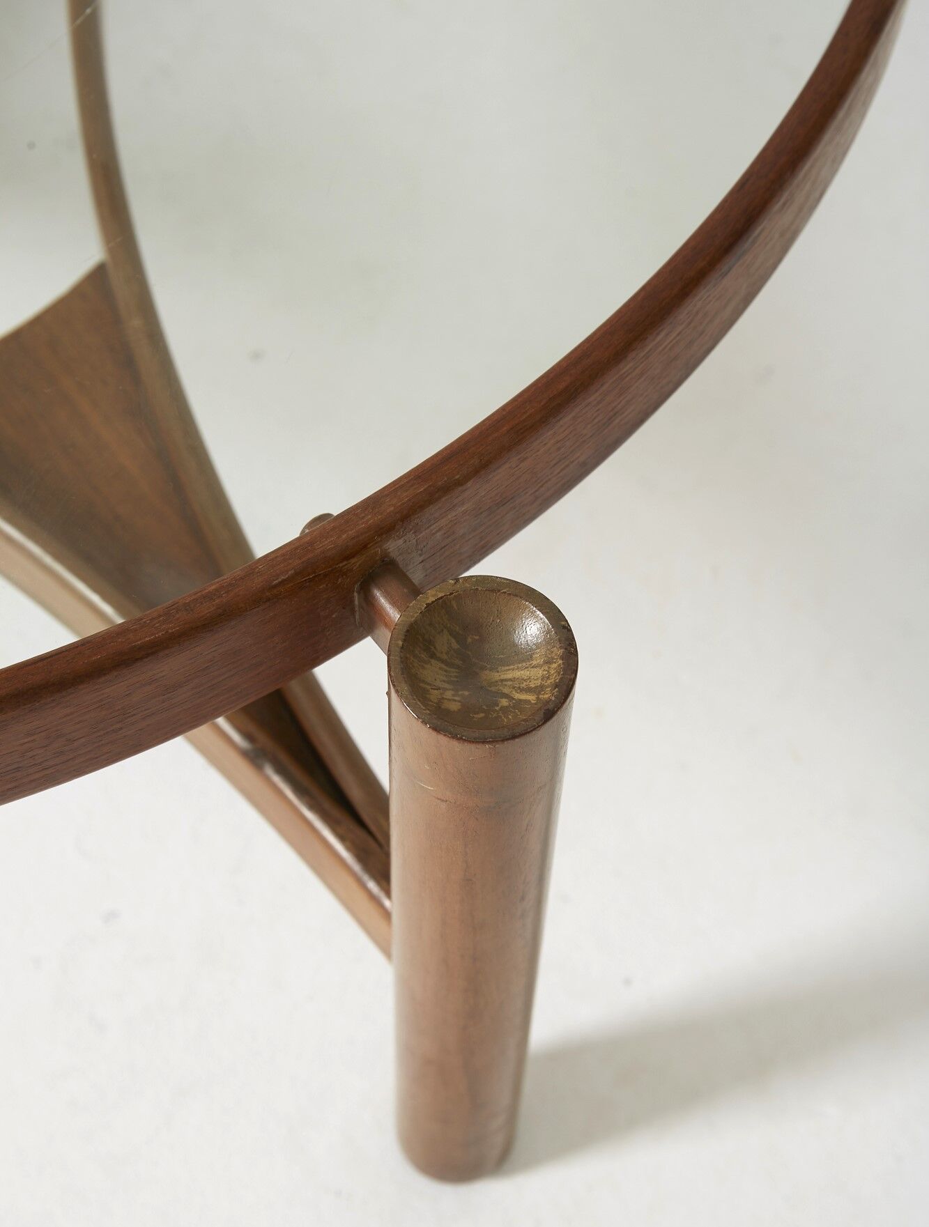 Round coffee table 775 Gianfranco Frattini Cassina 1960s