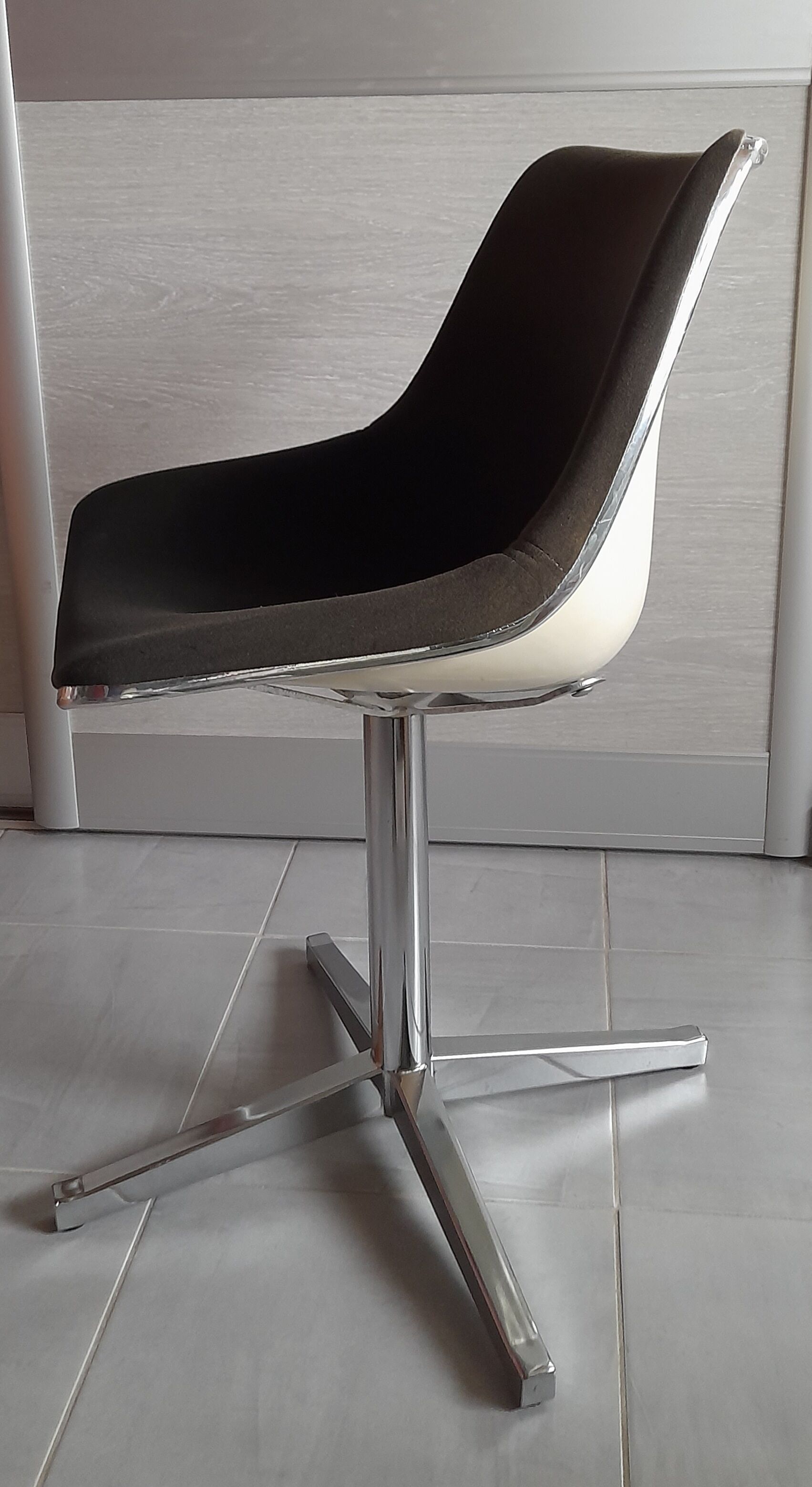 Chair L202 Roland Sweitzer 1970