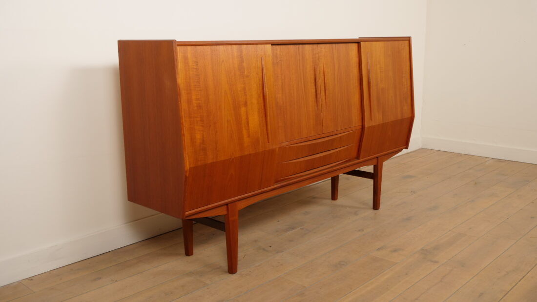 Buffet en teck, années 1960