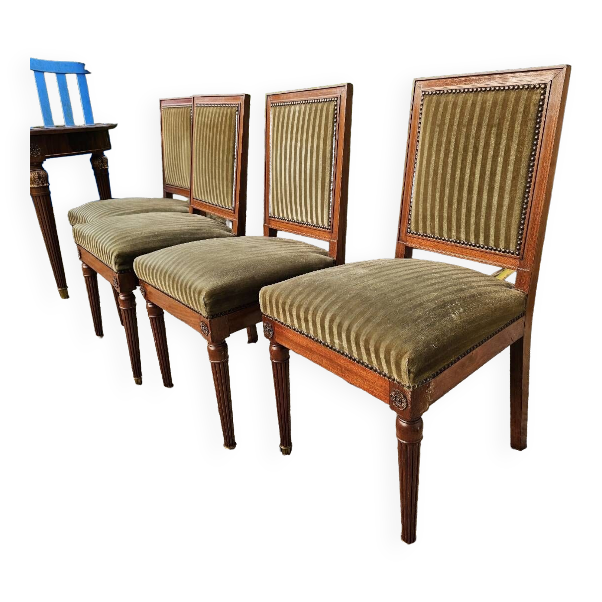 Set of 4 mahogany and velvet chairs