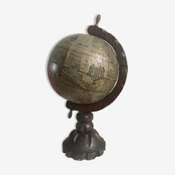 Globe terrestre carte papier des découvertes de 1634 édité première partie du xxème