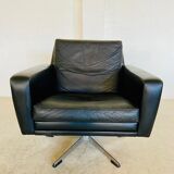 Vintage Danish swivel chair in black leather by Georg Thams