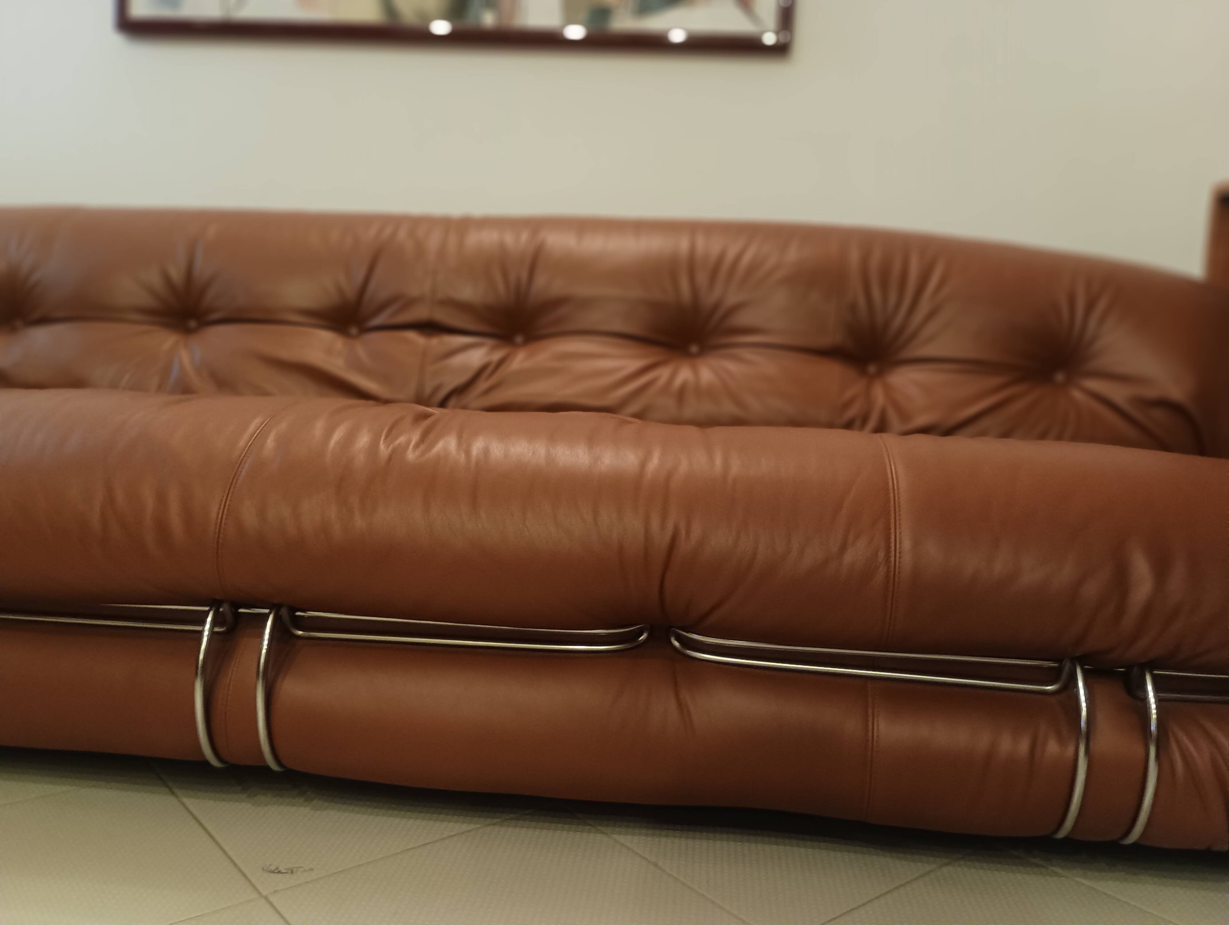 Cassina Soriana sofa for 4 people and 1 Soriana armchair for Cassina.