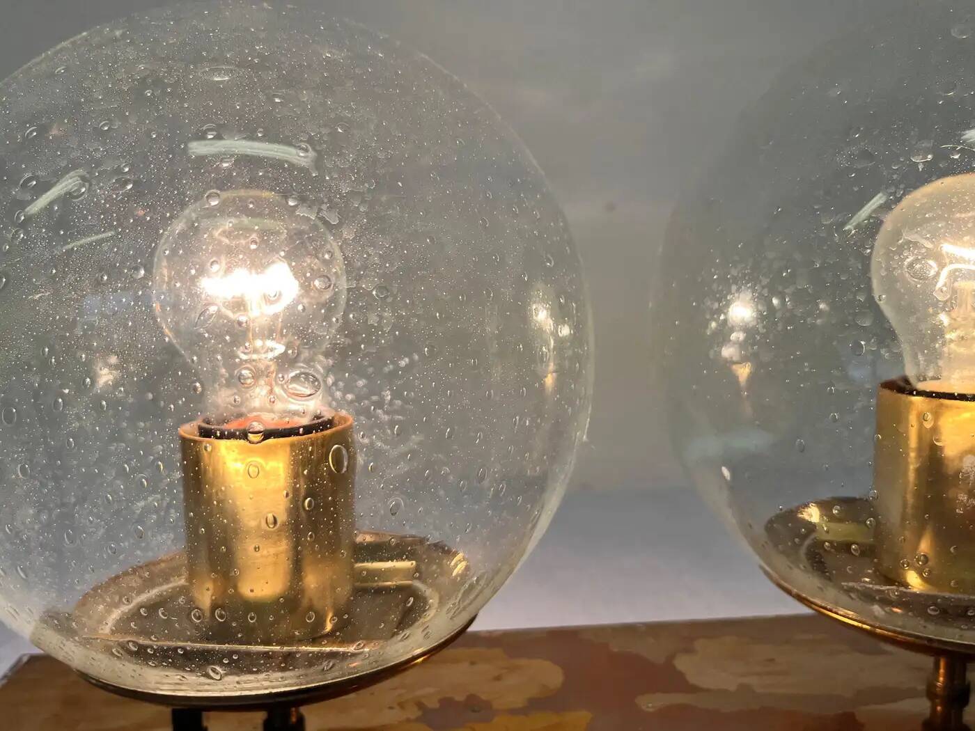 Lampe murale ou plafonnier en laiton de style Mid-Century, par Kamenicky Senov, années 1970