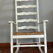 Chaise berçant rustique