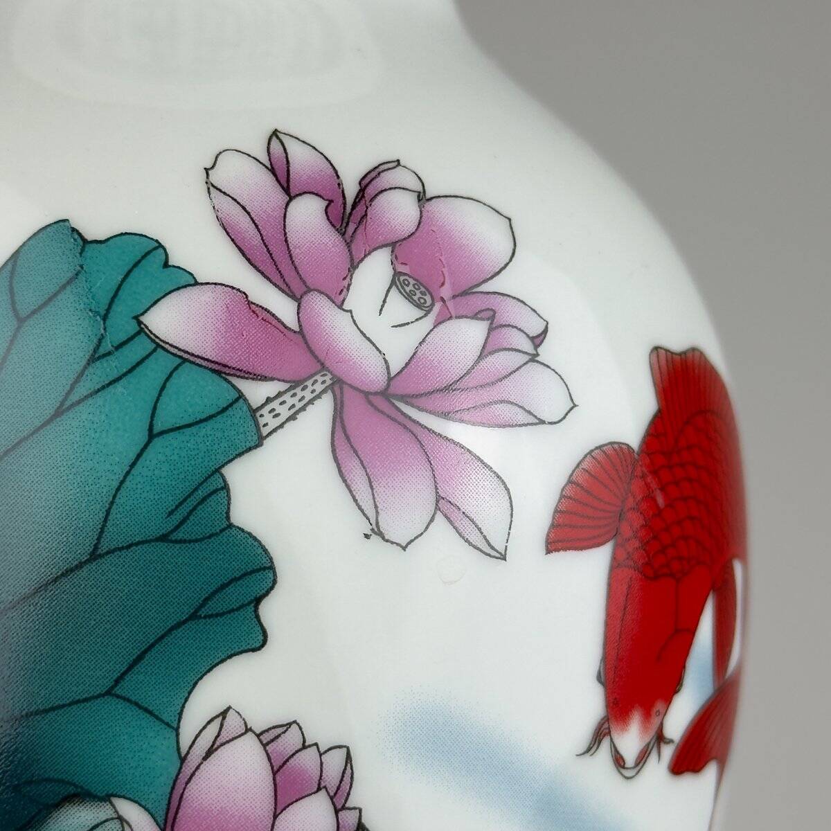 Vintage Chinese export porcelain vase, China, 1970s
